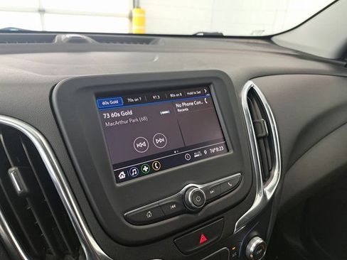 Used 2020 Chevrolet Equinox LT FWD image 11