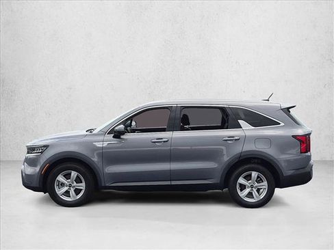 Used 2023 Kia Sorento LX FWD image 9