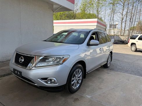 Used 2014 Nissan Pathfinder SV image 16