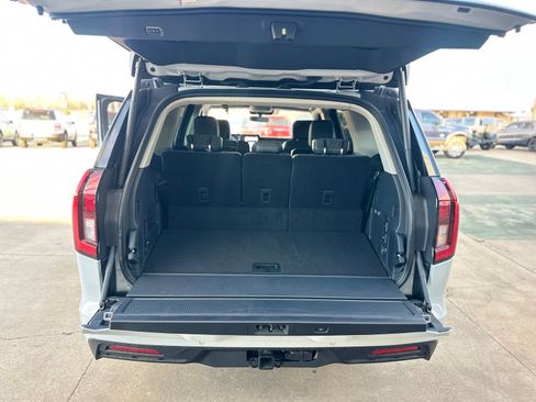 New 2025 Ford Expedition Active image 37