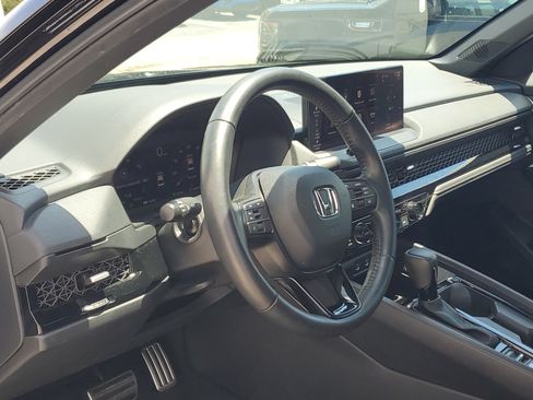 Used 2025 Honda Accord Sport image 9