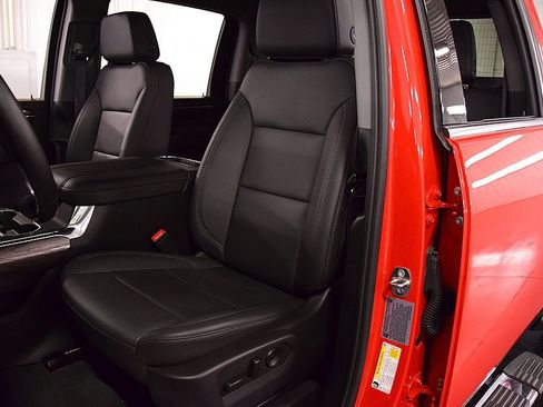 Used 2024 Chevrolet Silverado 2500 LTZ w/ LTZ Convenience Package image 30