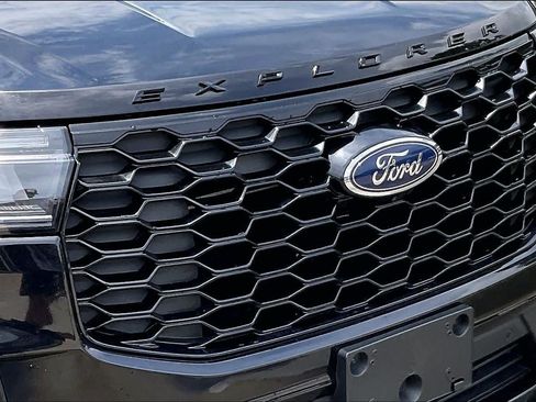 Used 2025 Ford Explorer ST-Line w/ ST-Line Street Pack AWD/4WD image 56