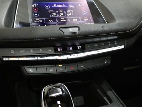 Used 2020 Cadillac XT4 Premium Luxury w/ Technology Package FWD image 27