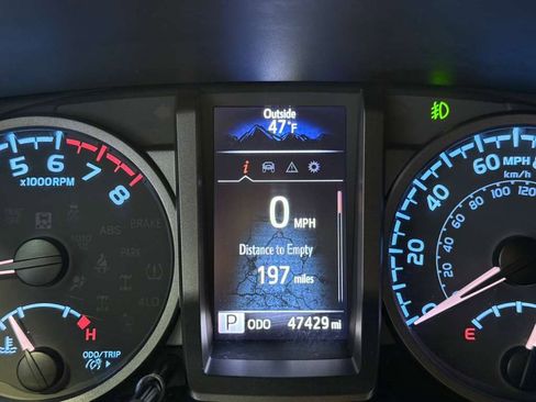 Used 2023 Toyota Tacoma TRD Off-Road image 16