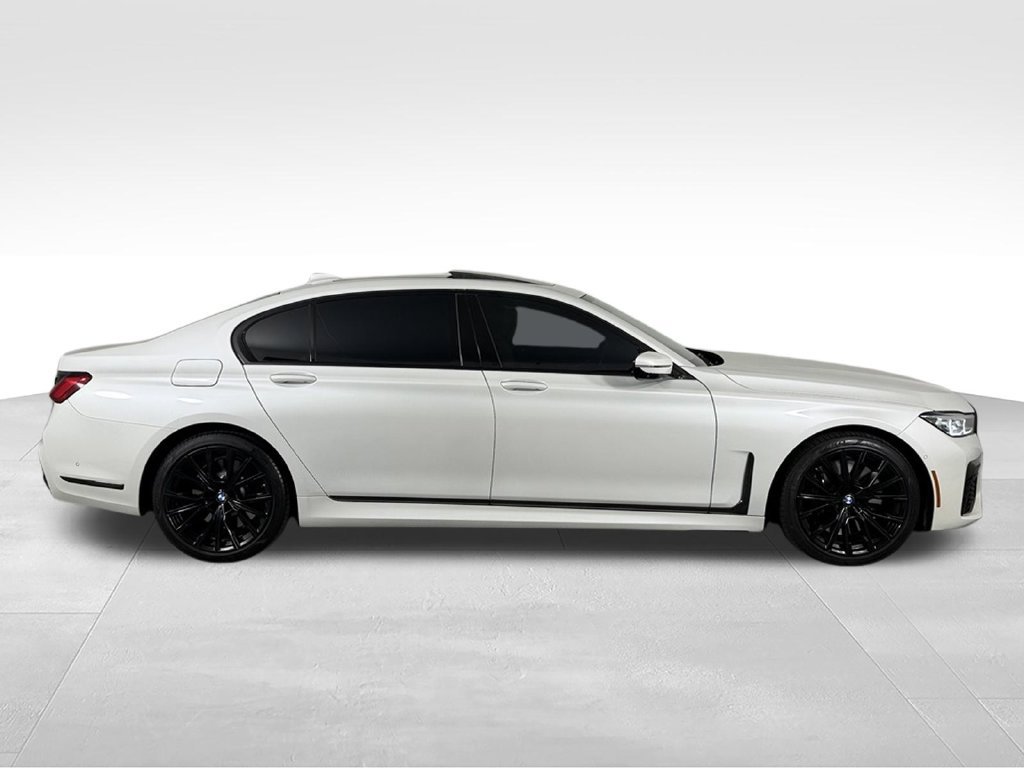 Used 2022 BMW 750i xDrive w/ Luxury Rear Seating Package AWD/4WD image 5