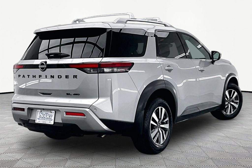 Used 2023 Nissan Pathfinder SL w/ Lighting Package (N92) AWD/4WD image 2