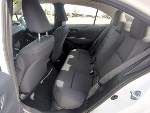 Used 2025 Toyota Corolla LE image 28