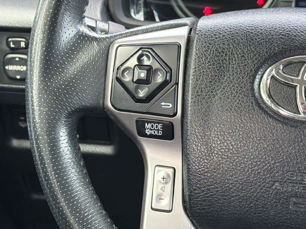 Used 2018 Toyota 4Runner Limited AWD/4WD image 28
