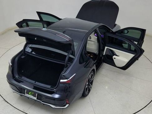 Used 2023 BMW 740i w/ Parking Assistance Package image 86