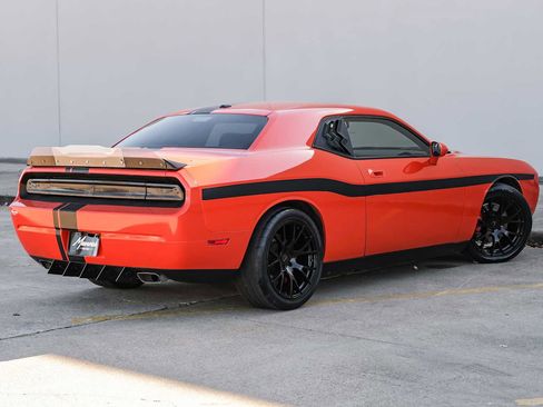Used 2009 Dodge Challenger SRT8 w/ SRT Option Group II image 9