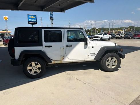 Used 2014 Jeep Wrangler Unlimited Sport w/ Quick Order Package 24S AWD/4WD image 6