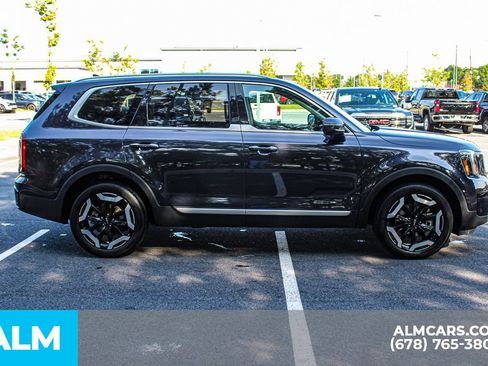 Used 2025 Kia Telluride S FWD image 8