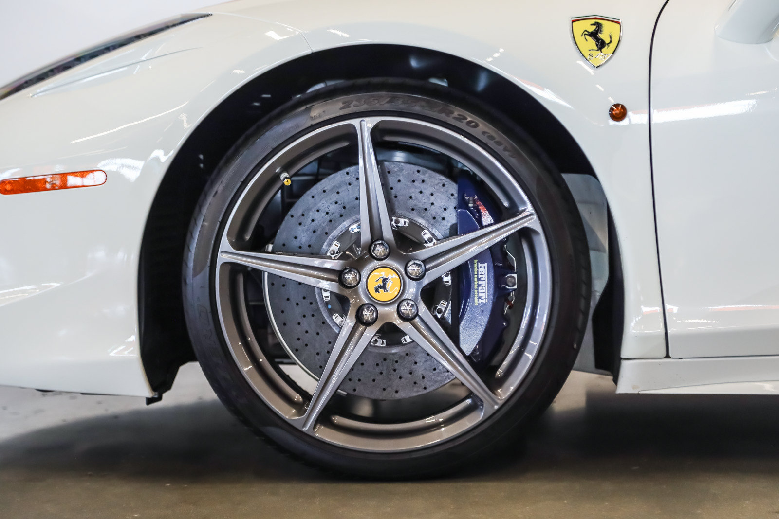 Used 2015 Ferrari 458 Spider RWD image 22