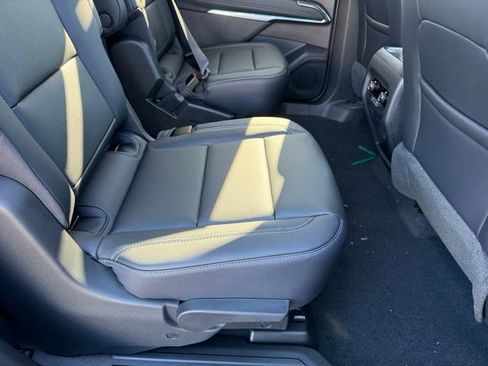 New 2026 Chevrolet Traverse LT w/ Driver Confidence Package FWD image 11