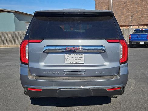 Used 2022 GMC Yukon XL SLT image 6
