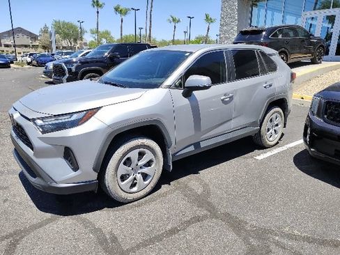 Used 2024 Toyota RAV4 LE FWD image 16