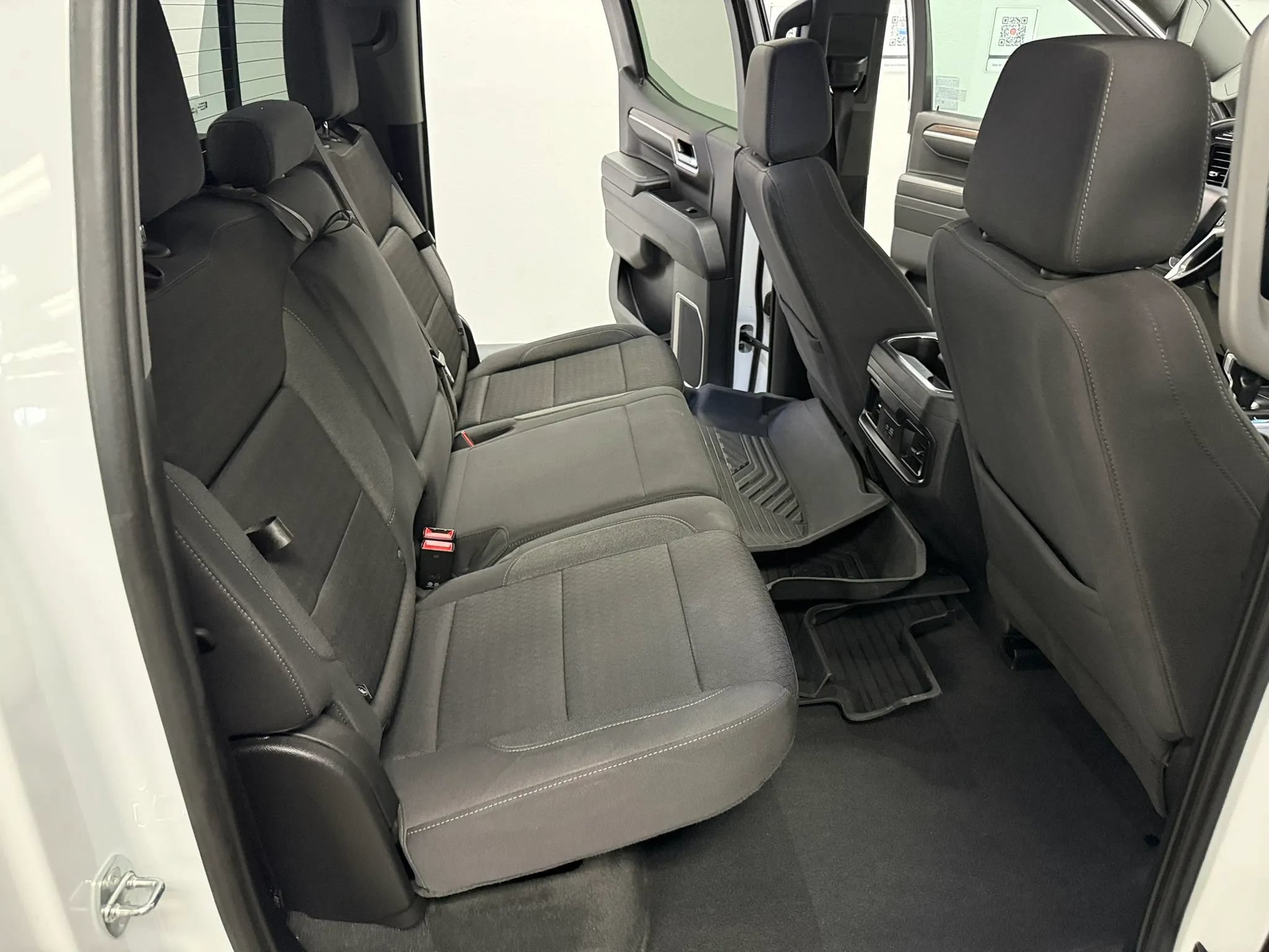 Used 2023 Chevrolet Silverado 1500 LT AWD/4WD image 13