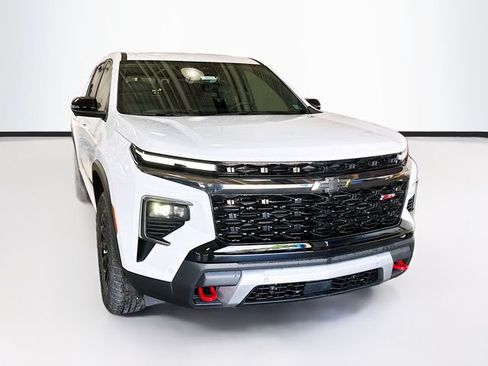 New 2026 Chevrolet Traverse Z71 w/ Enhanced Driving Package AWD/4WD image 3