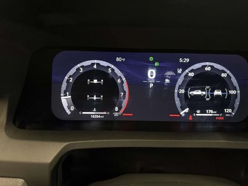 Used 2024 Toyota Tacoma TRD Off-Road AWD/4WD image 40