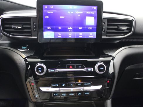 Used 2022 Ford Explorer ST-Line image 30