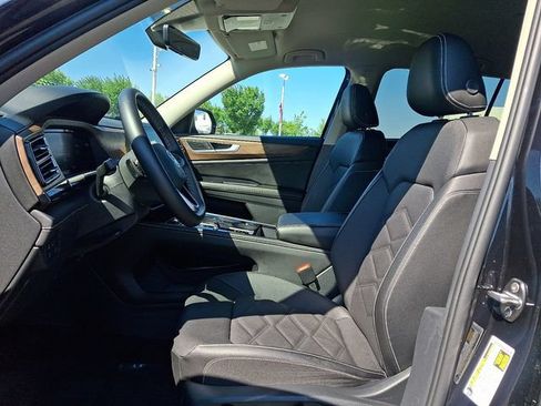 Used 2026 Volkswagen Atlas SE AWD/4WD image 14
