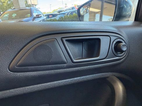 Used 2017 Ford Fiesta SE image 20