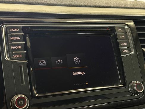 Used 2018 Volkswagen Beetle 2.0T Coast w/ Coast Lighting Package FWD image 46