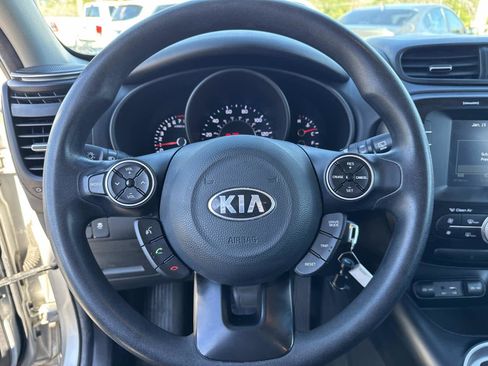 Used 2018 Kia Soul + image 28