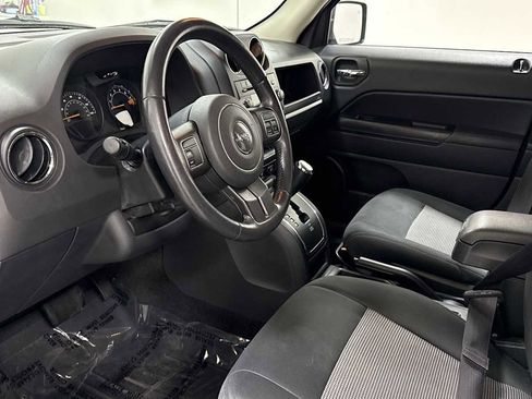 Used 2014 Jeep Patriot Latitude image 12