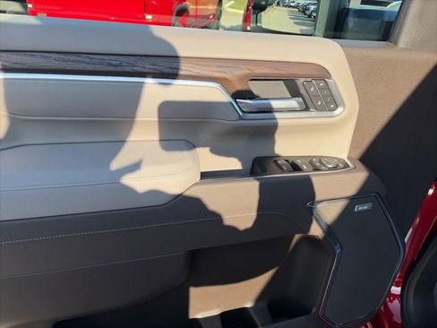 New 2026 GMC Sierra 2500 SLT w/ SLT Premium Package image 17