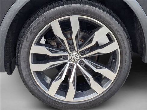 Used 2019 Volkswagen Tiguan SEL Premium R-Line AWD/4WD image 24