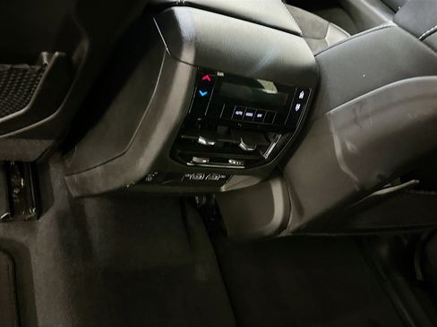 Used 2024 Jeep Grand Cherokee L Laredo image 27