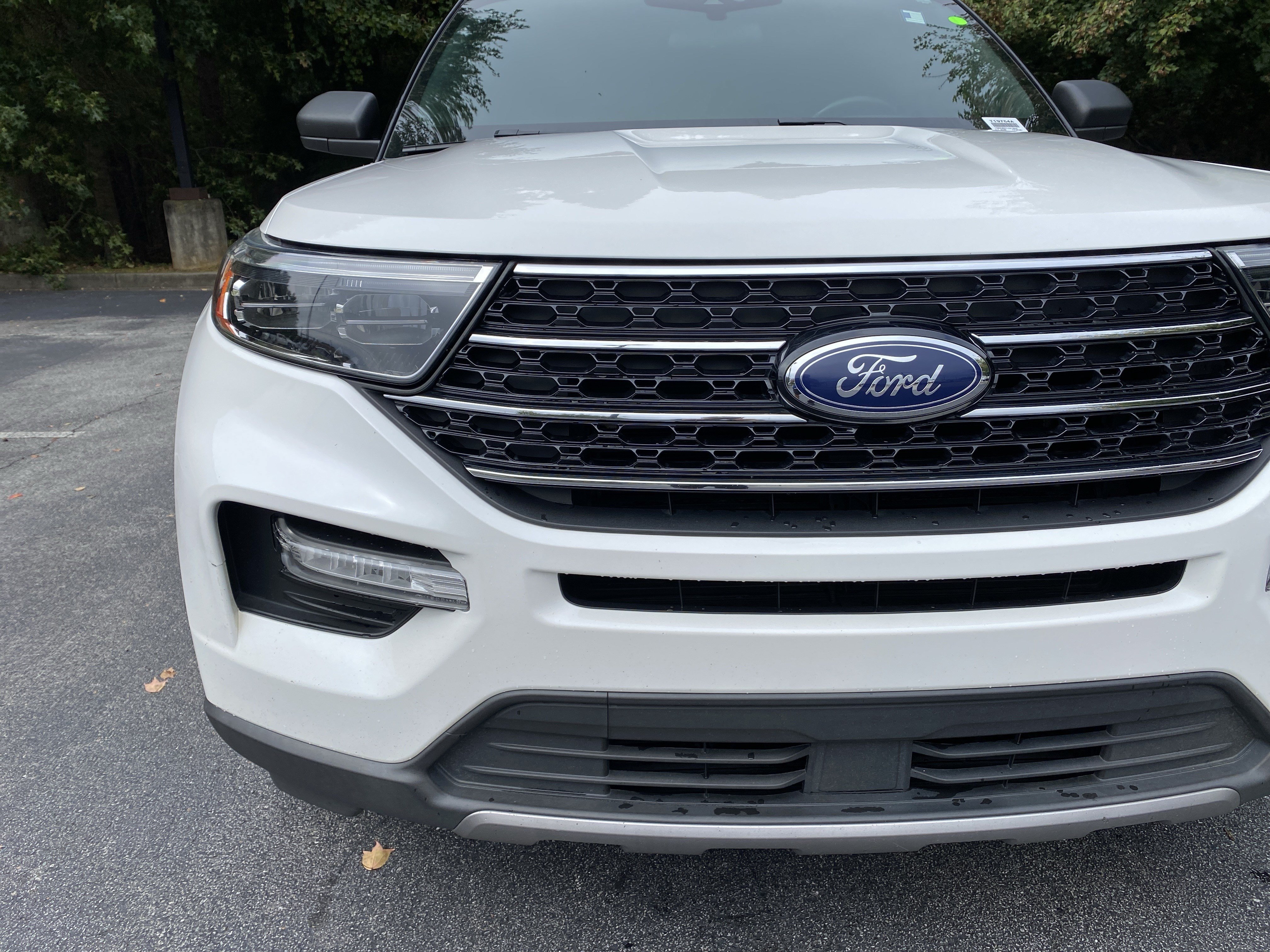 Used 2020 Ford Explorer XLT w/ Equipment Group 202A AWD/4WD image 14