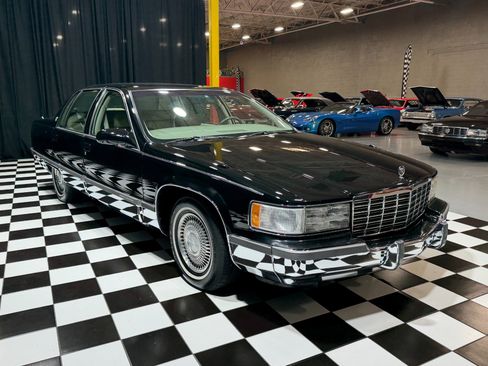 Used 1995 Cadillac Fleetwood Brougham RWD image 13