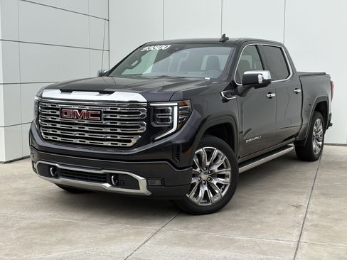 Used 2023 GMC Sierra 1500 Denali w/ Denali Reserve Package AWD/4WD image 2