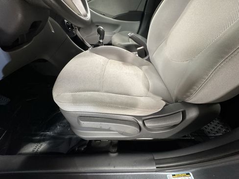 Used 2012 Hyundai Accent GLS w/ Comfort Pkg 2 image 17