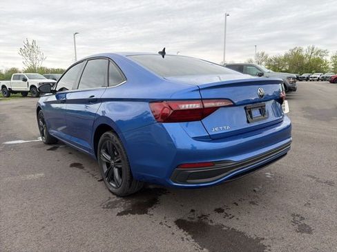 Used 2024 Volkswagen Jetta SE image 11