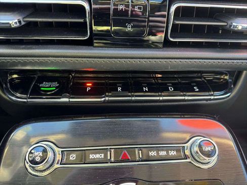 Used 2022 Lincoln Nautilus Reserve image 29