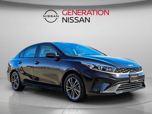 Used 2023 Kia Forte LXS w/ LXS Technology Package image 1