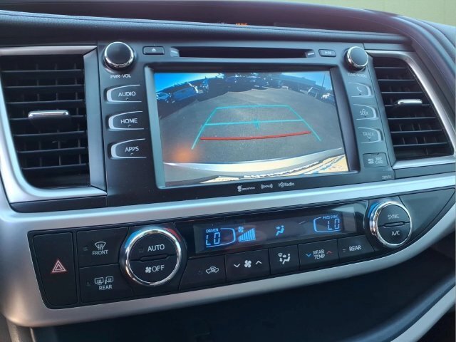 Used 2017 Toyota Highlander XLE AWD/4WD image 24