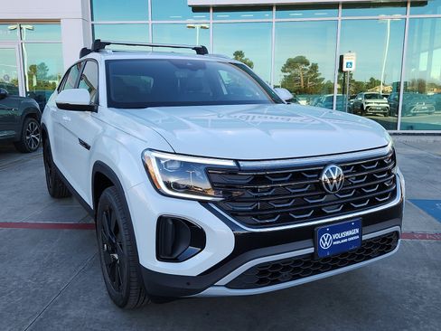 New 2026 Volkswagen Atlas Cross Sport SE image 1