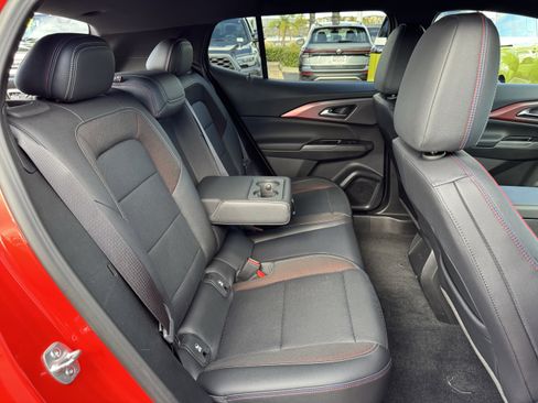 Used 2025 Chevrolet Equinox EV RS image 33