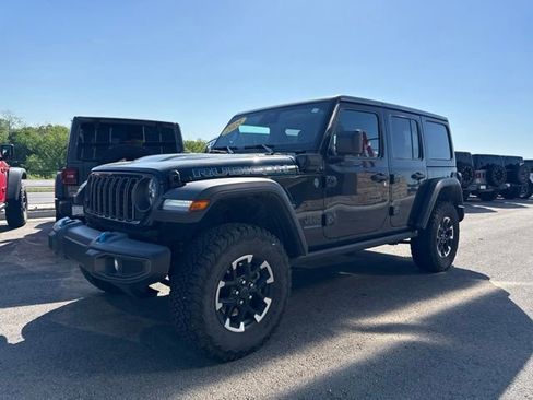 Used 2025 Jeep Wrangler Unlimited Rubicon 4xe w/ Convenience Group AWD/4WD image 7