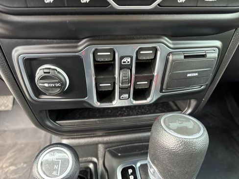 Used 2022 Jeep Wrangler Unlimited Sport w/ Sun And Sound Package image 14