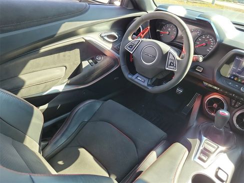 Used 2021 Chevrolet Camaro ZL1 image 12
