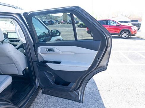 Used 2025 Ford Explorer Active w/ Active Comfort Package AWD/4WD image 12