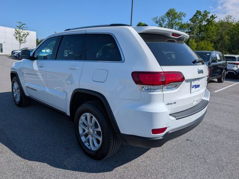 Used 2021 Jeep Grand Cherokee Laredo X AWD/4WD image 3