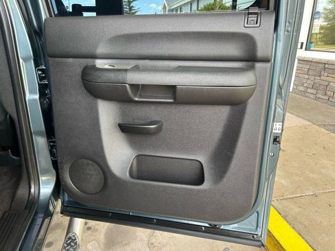 Used 2009 Chevrolet Silverado 2500 LT w/ Exterior Plus Package RWD image 15