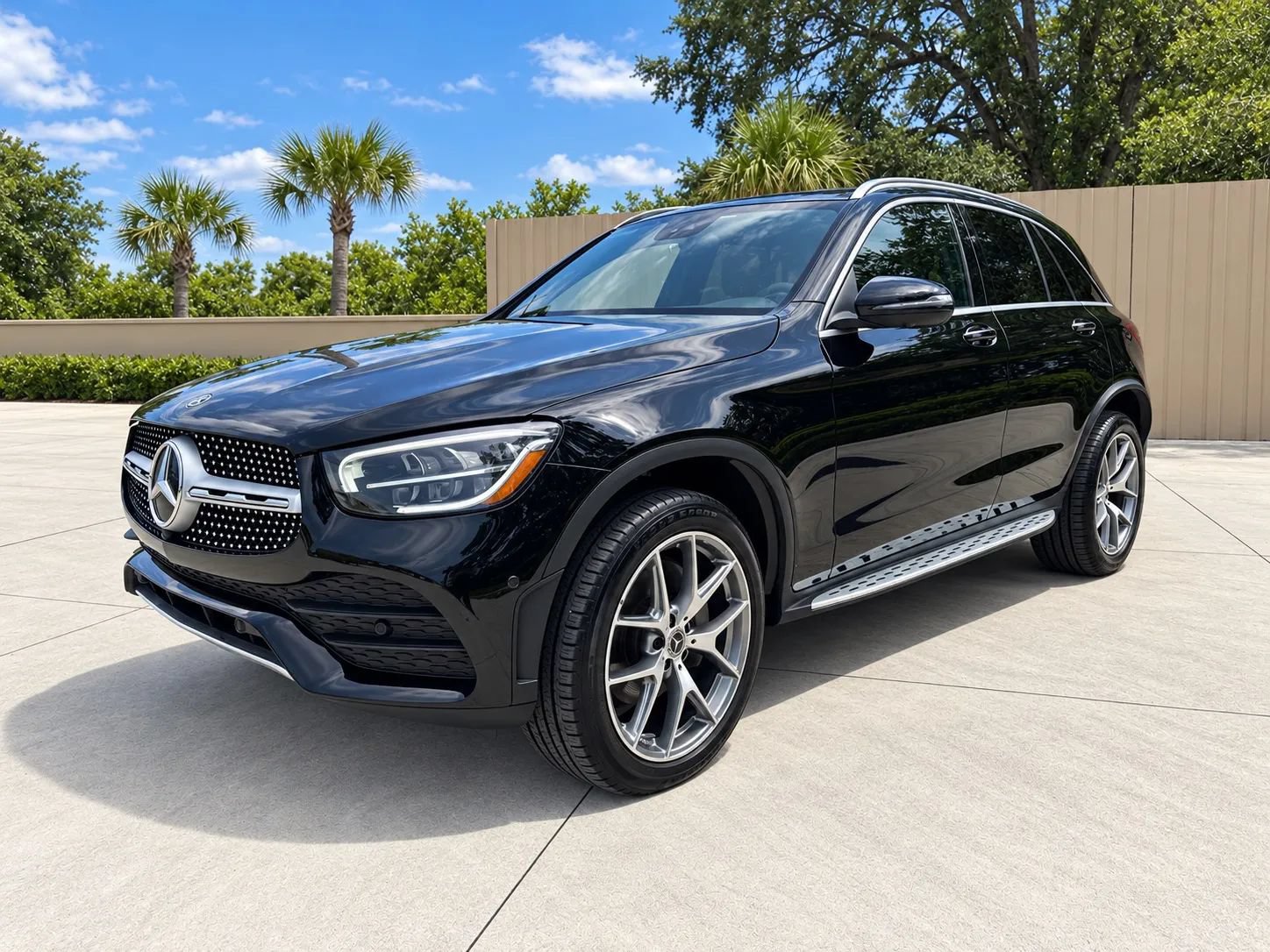 Used 2021 Mercedes-Benz GLC 300 4MATIC image 5
